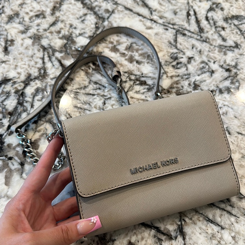 Michael kors crossbody